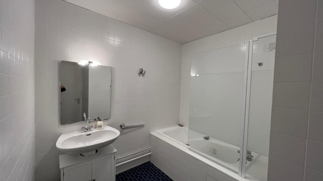 Appartement T4 70M2 - Meuble - Centre Ville - Proche Thermes Lons-le-Saunier Eksteriør billede