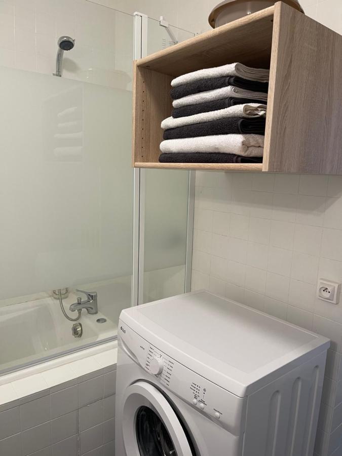Appartement T4 70M2 - Meuble - Centre Ville - Proche Thermes Lons-le-Saunier Eksteriør billede